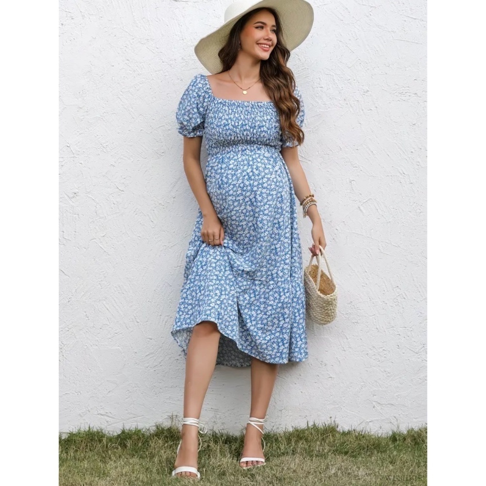 Boutique Maternity Light Blue & White Floral Short Sleeve Smocked Midi Dress M